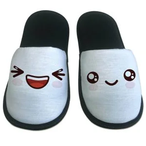 Pantufa Rosto Kawaii - Presente Criativo Geek