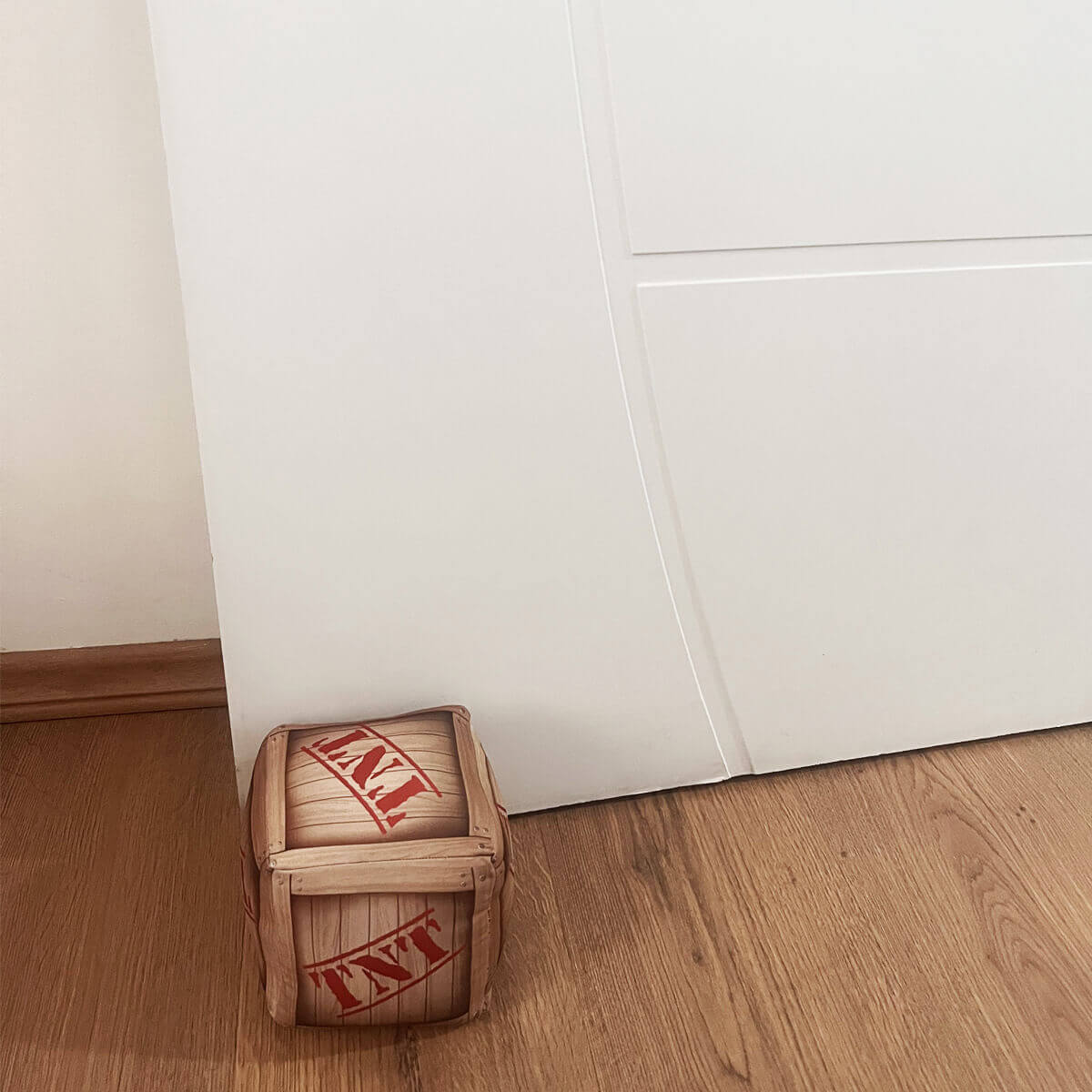 Peso de porta Caixa Explosivo TNT Decoração Criativa Geek 3