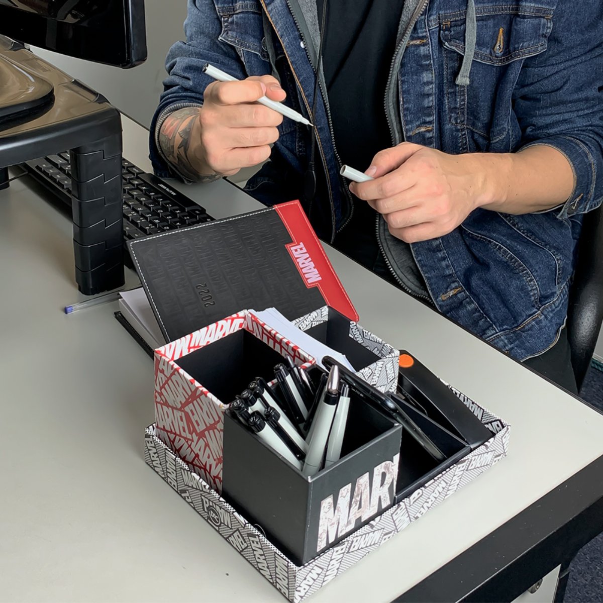 3414_Organizador de Mesa_Marvel_Modelo 1
