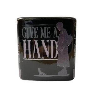 Caneca Quadrada Wandinha 300ml