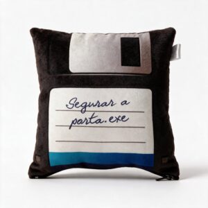 Peso de porta disquete retro Geek Vip em fundo branco