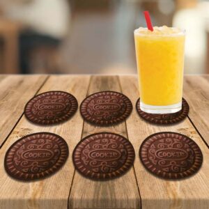 Kit de seis porta-copos redondos Biscoito de Chocolate em uso com copo de suco