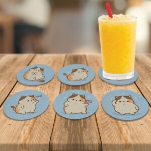 Kit de seis porta-copos redondos Gatinhos Fofinhos na cor azul, em uso com copo de suco